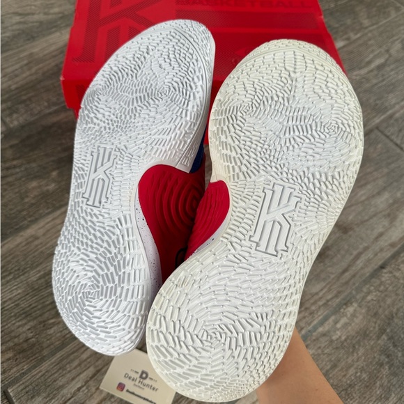 Brand New Nike Kyrie Low 3 “NY VS NY” Men’s Sneakers - Picture 9 of 11